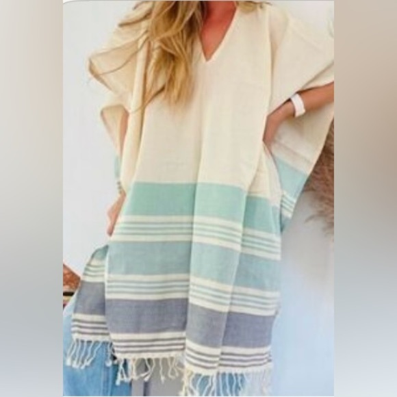 tribe alive Accessories - TRIBE ALIVE Beige V-Neck Poncho with Striped Hem SIZE ONE